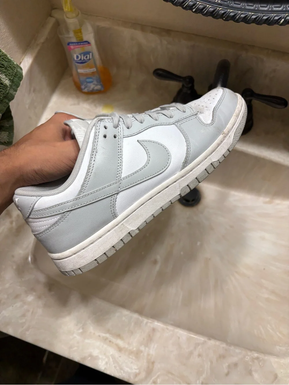 Nike Low-Top Sneakers in Light Gray and White